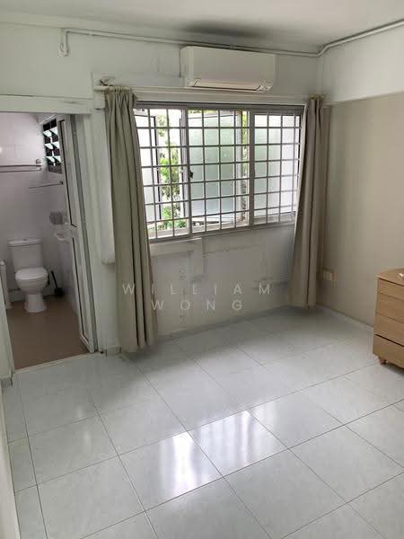 206 Bukit Batok Street 21, 206 Bukit Batok Street 21, Dairy Farm / Bukit Panjang / Choa Chu Kang, 2 Bedrooms, 785 sqft, HDB Flat For Sale, by William Wong, 500252198 - Bathroom - PropertyGuru.com.sg
