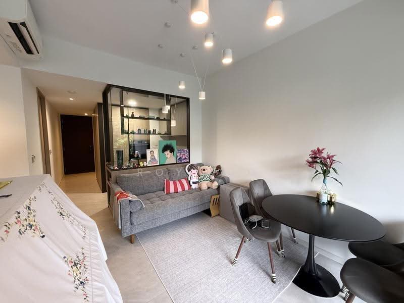 KI Residences At Brookvale, 20 Brookvale Drive, Clementi Park / Upper Bukit Timah, 2 Bedrooms, 753 sqft, Condominium For Sale, by Roy Koh, 500252224 - Living Room - PropertyGuru.com.sg