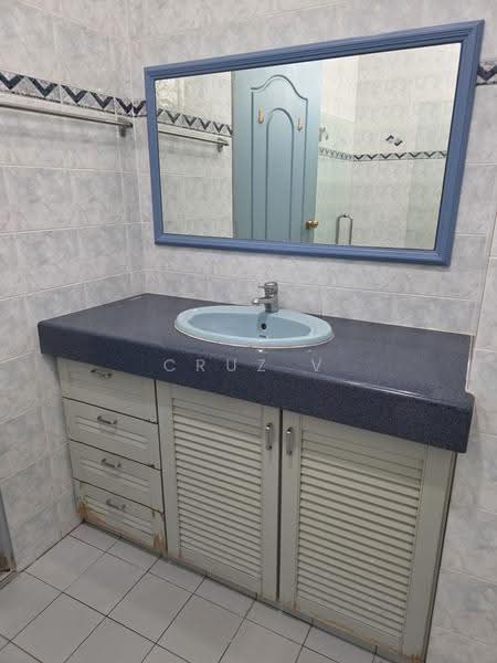 Jalan Tua Kong, JLN TUA KONG, Bedok / Upper East Coast, Room Rental, 200 sqft, Semi-Detached House For Rent, by Cruz V, 500252241 - Bathroom - PropertyGuru.com.sg