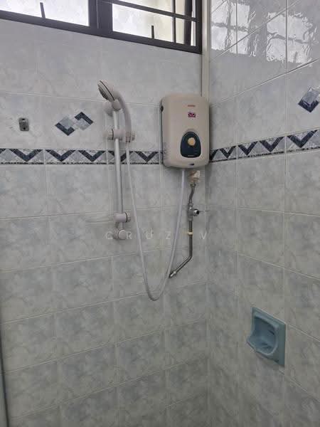 Jalan Tua Kong, JLN TUA KONG, Bedok / Upper East Coast, Room Rental, 200 sqft, Semi-Detached House For Rent, by Cruz V, 500252241 - Bathroom - PropertyGuru.com.sg