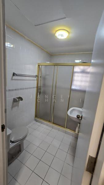 Grande Vista, 20 Cactus Drive, Seletar / Yio Chu Kang, 4 Bedrooms, 2,701 sqft, Condominium For Sale, by JANCEY CHAN, 500252252 - Bathroom - PropertyGuru.com.sg