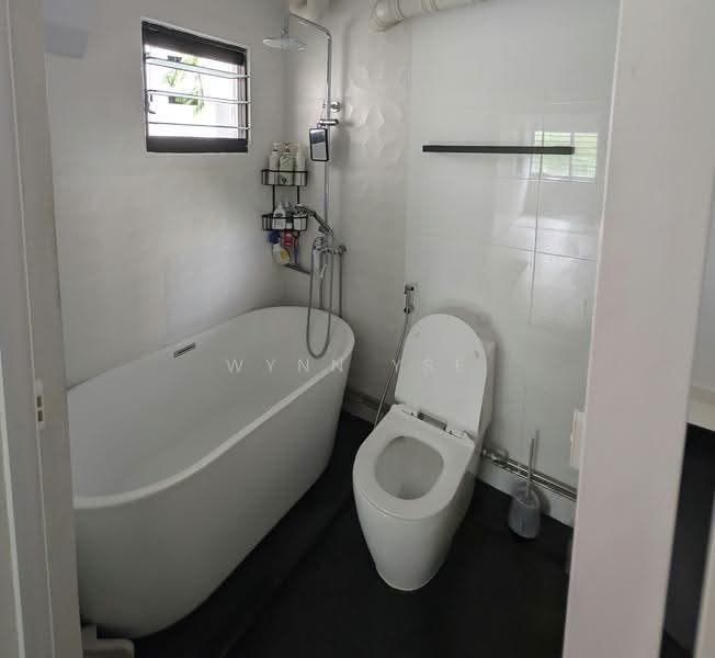 123 Rivervale Drive, 123 Rivervale Drive, Hougang / Punggol / Sengkang, 3 Bedrooms, 1,228 sqft, HDB Flat For Sale, by Wynn Yse, 500252259 - Bathroom - PropertyGuru.com.sg