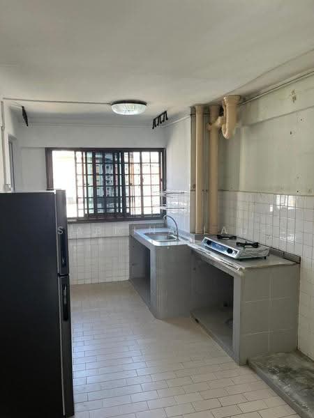 620 Bedok Reservoir Road, 620 Bedok Reservoir Road, Bedok / Upper East Coast, 2 Bedrooms, 646 sqft, HDB Flat For Rent, by Sabrina Lau, 500252261 - Kitchen - PropertyGuru.com.sg