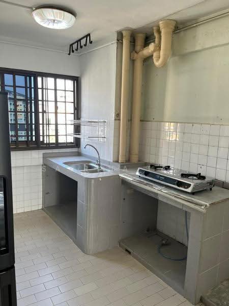 620 Bedok Reservoir Road, 620 Bedok Reservoir Road, Bedok / Upper East Coast, 2 Bedrooms, 646 sqft, HDB Flat For Rent, by Sabrina Lau, 500252261 - Kitchen - PropertyGuru.com.sg