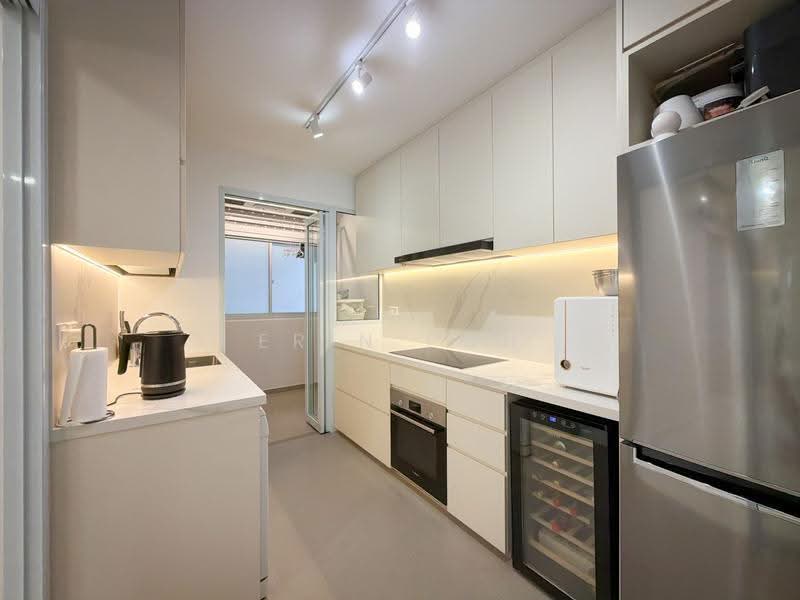 222B Bedok North Drive, 222B Bedok North Drive, Bedok / Upper East Coast, 3 Bedrooms, 990 sqft, HDB Flat For Sale, by Erin Poh, 500252274 - Kitchen - PropertyGuru.com.sg