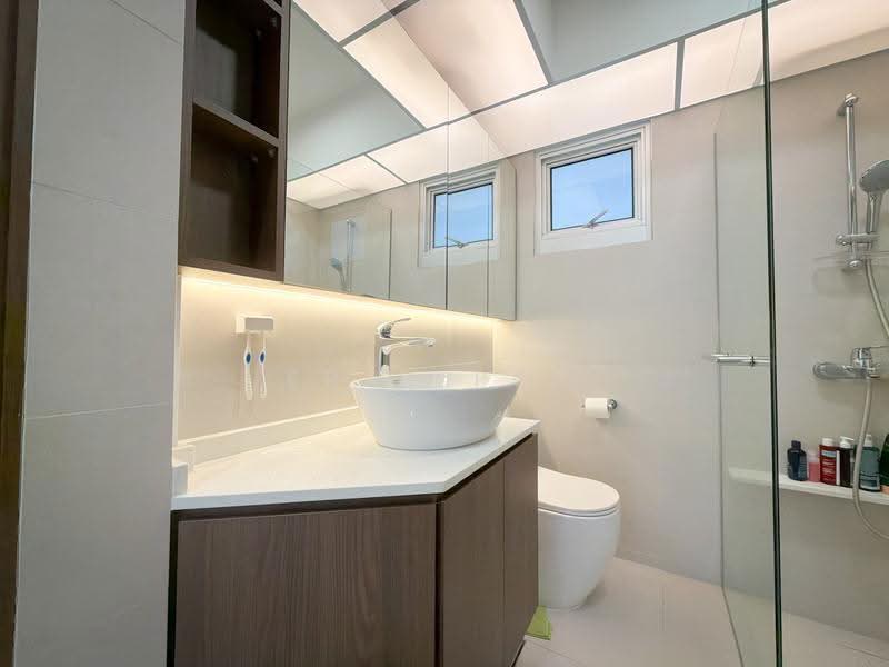 222B Bedok North Drive, 222B Bedok North Drive, Bedok / Upper East Coast, 3 Bedrooms, 990 sqft, HDB Flat For Sale, by Erin Poh, 500252274 - Master Bathroom - PropertyGuru.com.sg