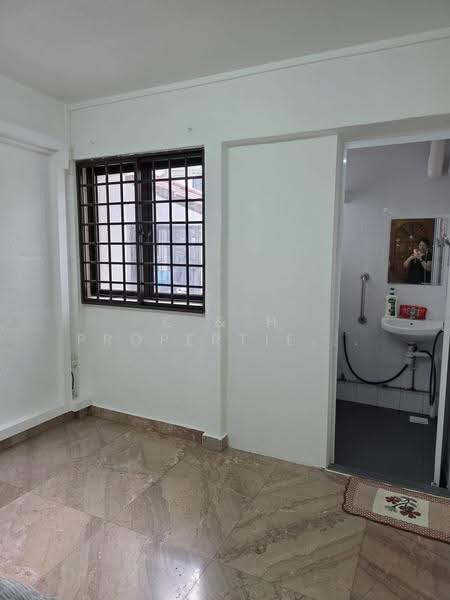 115 Serangoon North Avenue 1, 115 Serangoon North Avenue 1, Hougang / Punggol / Sengkang, 2 Bedrooms, 775 sqft, HDB Flat For Sale, by REBECCA, 500252276 - Bathroom - PropertyGuru.com.sg
