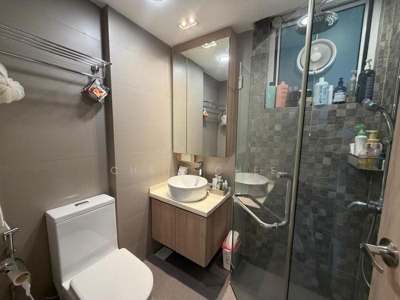 Dahlia Park Condo, 7 Flora Drive, Changi Airport / Changi Village, 2 Bedrooms, 1,292 sqft, Condominium For Sale, by Chris Chee, 500252291 - Bathroom - PropertyGuru.com.sg
