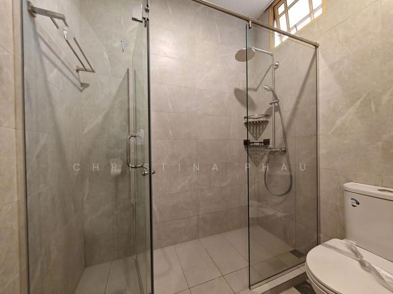 Orange Regency, 101 Fernhill Road, Tanglin / Holland / Bukit Timah, 4 Bedrooms, 1,776 sqft, Apartment For Rent, by Christina Phau, 500252294 - Bathroom - PropertyGuru.com.sg
