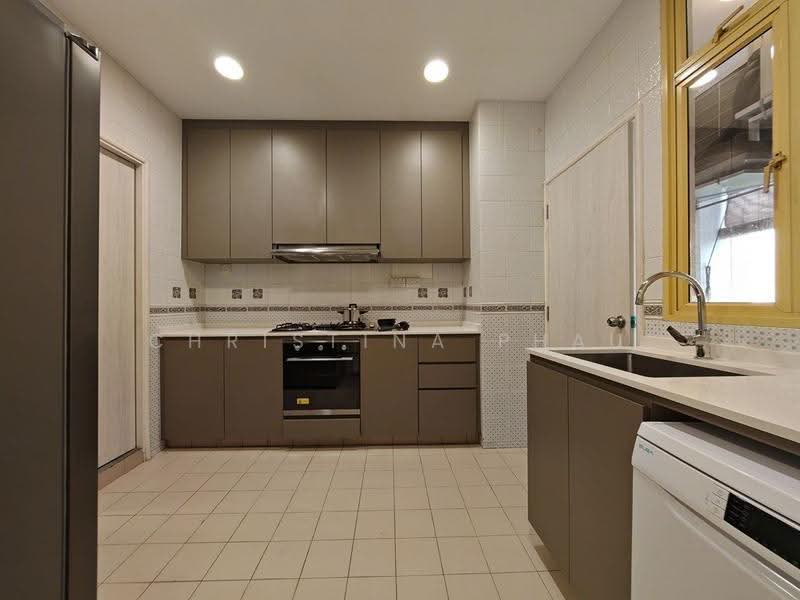 Orange Regency, 101 Fernhill Road, Tanglin / Holland / Bukit Timah, 4 Bedrooms, 1,776 sqft, Apartment For Rent, by Christina Phau, 500252294 - Kitchen - PropertyGuru.com.sg
