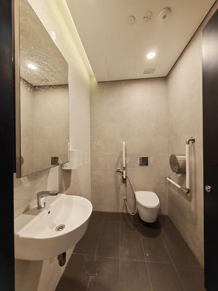 Hongkong Street, Hongkong Street, Boat Quay / Raffles Place / Marina, 11,899 sqft, Shop / Shophouse For Rent, by Andy Wee, 500252295 - Bathroom - CommercialGuru.com.sg