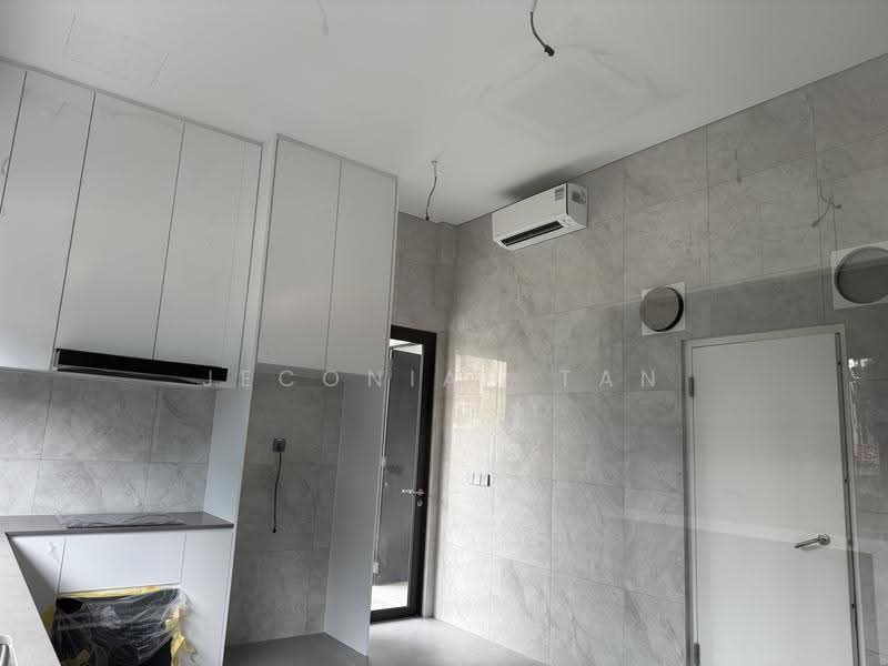 TOP SOON! Brand New D15 Semi-D, East Coast / Marine Parade, 6 Bedrooms, 6,311 sqft, Semi-Detached House For Sale, by Jeconiah Tan, 500252298 - Kitchen - PropertyGuru.com.sg