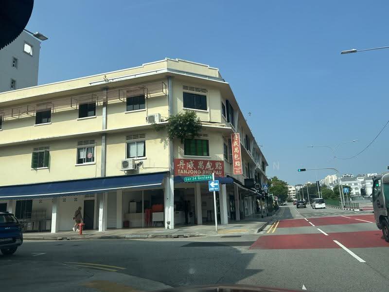 Geylang corner terrace for sale, Geylang, Eunos / Geylang / Paya Lebar, 3 Bedrooms, 3,100 sqft, Corner Terrace For Sale, by Corinna Tan, 500252304 - Exterior - PropertyGuru.com.sg
