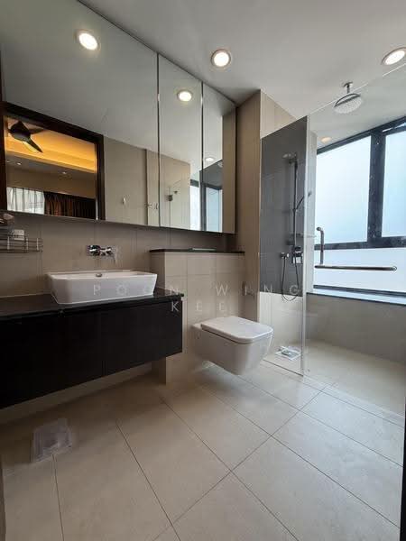 Spottiswoode Residences, 48 Spottiswoode Park Road, Chinatown / Tanjong Pagar, 2 Bedrooms, 926 sqft, Condominium For Rent, by Poon Wing Kee, 500252320 - Master Bathroom - PropertyGuru.com.sg