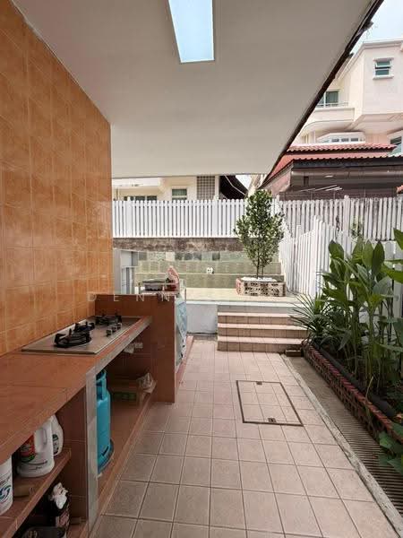 Cedarwood Grove, Cedarwood Grove, Admiralty / Woodlands, 7 Bedrooms, 3,724 sqft, Corner Terrace For Sale, by Dennis Lim, 500252326 - Exterior - PropertyGuru.com.sg