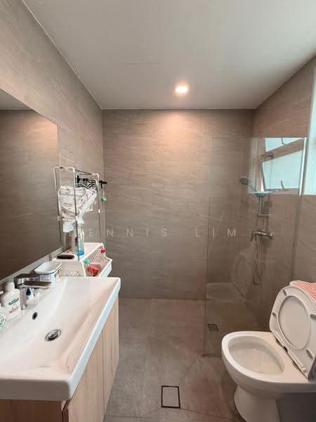 Cedarwood Grove, Cedarwood Grove, Admiralty / Woodlands, 7 Bedrooms, 3,724 sqft, Corner Terrace For Sale, by Dennis Lim, 500252326 - Bathroom - PropertyGuru.com.sg