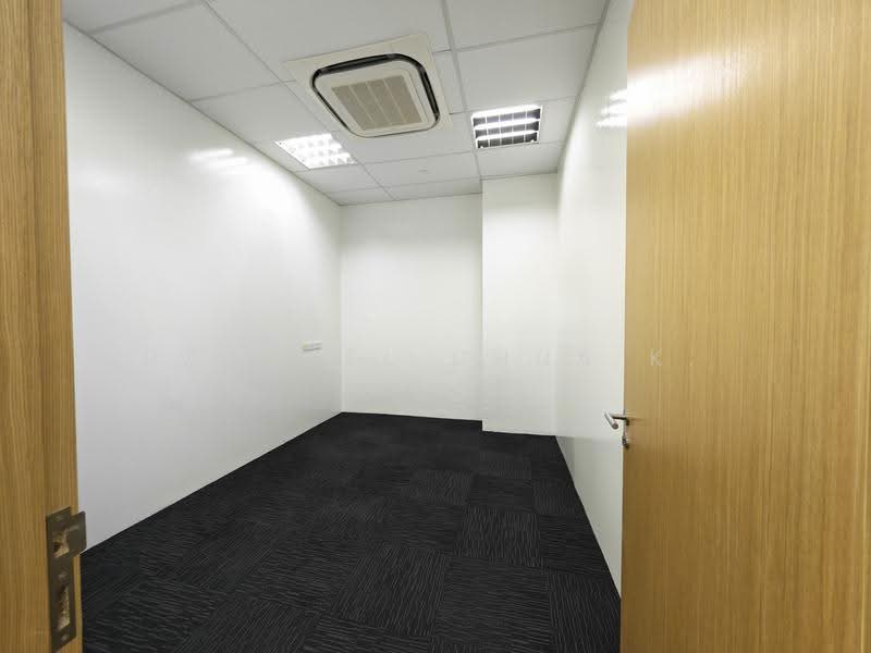 Interlocal Centre, 100G Pasir Panjang Road, Buona Vista / West Coast / Clementi New Town, 3,073 sqft, Light Industrial (B1) For Rent, by Raphael Chua K. W., 500252370 - CommercialGuru.com.sg
