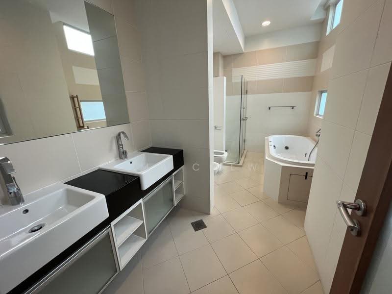Lovely Contemporary 3 Storey Semi Detached with Inground Pool, Namly Crescent, Tanglin / Holland / Bukit Timah, 5 Bedrooms, 4,500 sqft, Semi-Detached House For Rent, by Amy Chew, 500252373 - Bathroom - PropertyGuru.com.sg