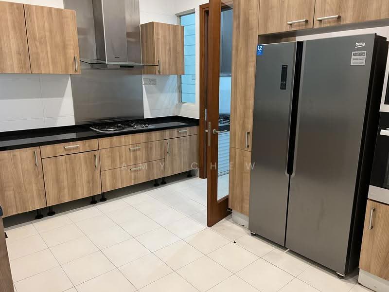 Lovely Contemporary 3 Storey Semi Detached with Inground Pool, Namly Crescent, Tanglin / Holland / Bukit Timah, 5 Bedrooms, 4,500 sqft, Semi-Detached House For Rent, by Amy Chew, 500252373 - Kitchen - PropertyGuru.com.sg