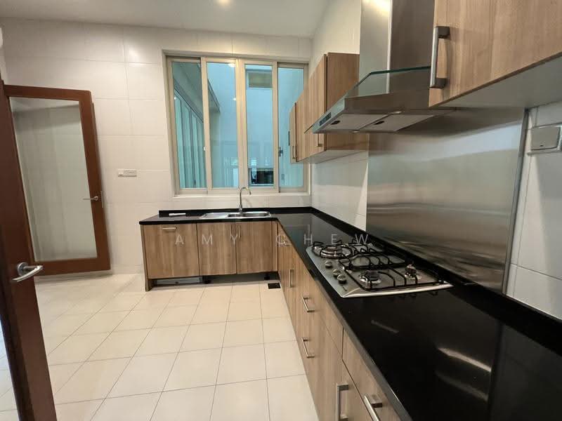 Lovely Contemporary 3 Storey Semi Detached with Inground Pool, Namly Crescent, Tanglin / Holland / Bukit Timah, 5 Bedrooms, 4,500 sqft, Semi-Detached House For Rent, by Amy Chew, 500252373 - Kitchen - PropertyGuru.com.sg
