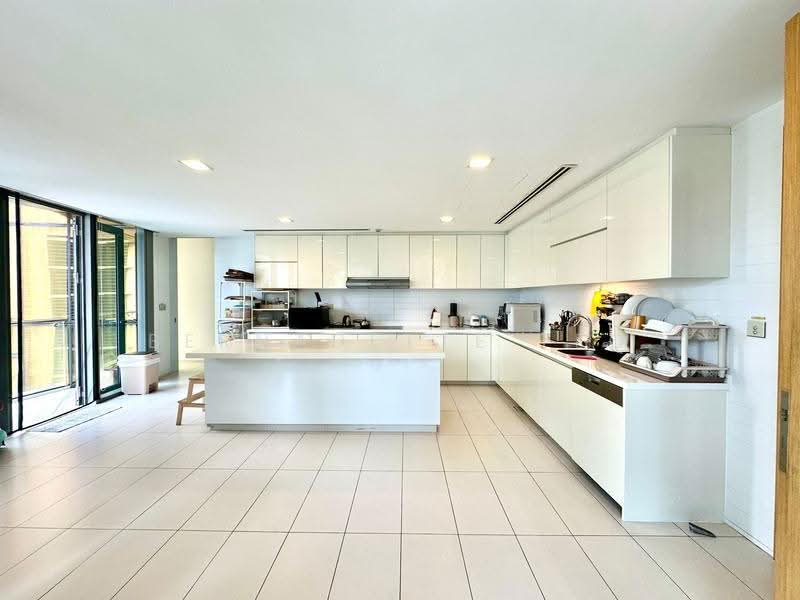 One Shenton, 1 Shenton Way, Boat Quay / Raffles Place / Marina, 5 Bedrooms, 6,082 sqft, Condominium For Sale, by Bernadette Teo, 500252398 - Kitchen - PropertyGuru.com.sg