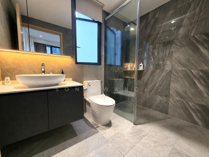 The Luxurie, 21 Compassvale Road, Hougang / Punggol / Sengkang, 2 Bedrooms, 883 sqft, Condominium For Sale, by Song Wanqi, 500252416 - Bathroom - PropertyGuru.com.sg