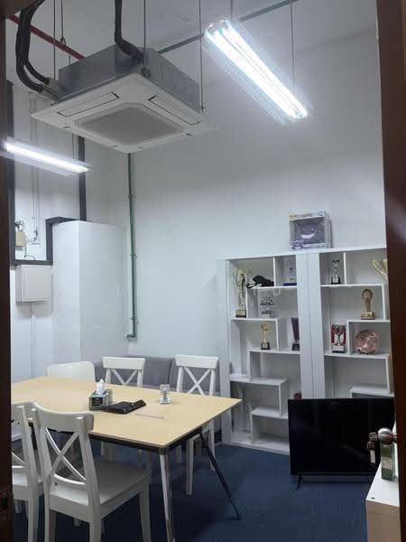 Oxley BizHub 2, 62 Ubi Road 1, Eunos / Geylang / Paya Lebar, 1,023 sqft, Light Industrial (B1) For Sale, by Jane Liu Yan, 500252430 - Interior - CommercialGuru.com.sg