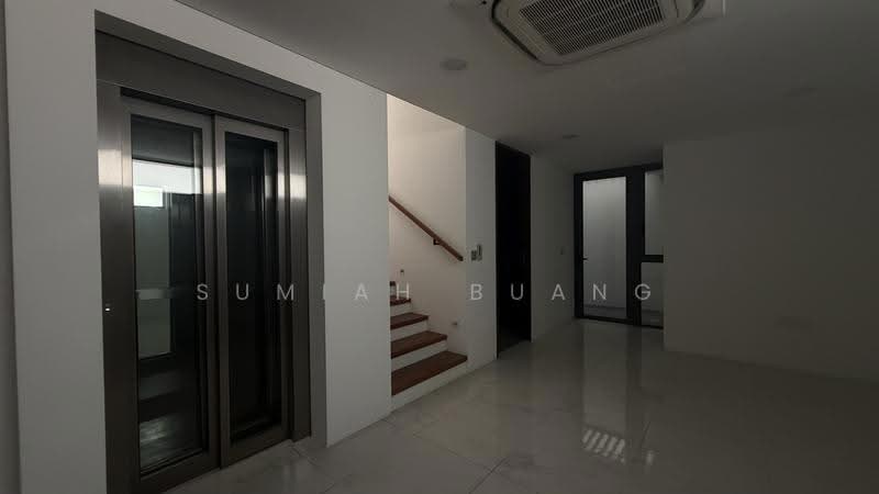 Sixth Avenue, Tanglin / Holland / Bukit Timah, 5 Bedrooms, 3,283 sqft, Cluster House For Rent, by Sumiah Buang, 500252434 - Basement level - PropertyGuru.com.sg