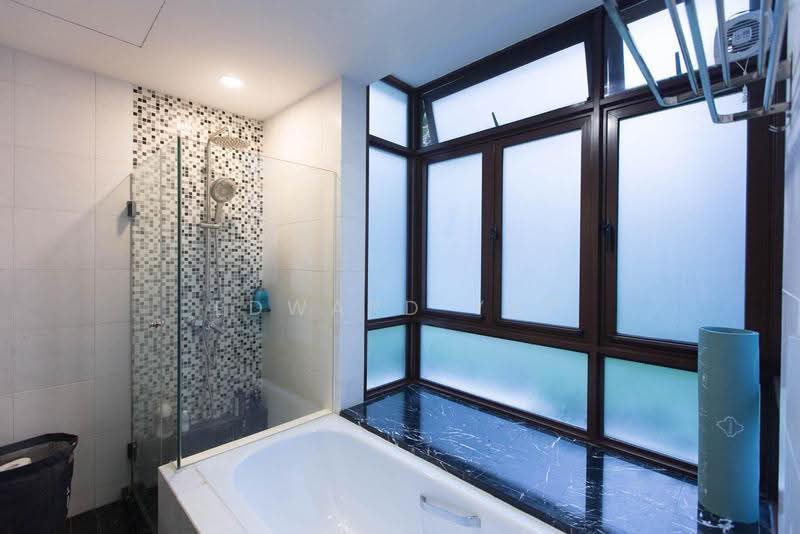 Amaninda, 329 Thomson Road, Newton / Novena, 2 Bedrooms, 1,216 sqft, Condominium For Rent, by Edward Yap, 500252435 - Master Bathroom - PropertyGuru.com.sg