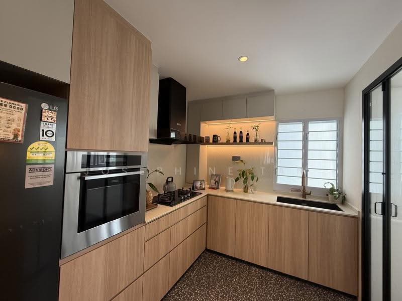 Blk 154 Gangsa Road, Gangsa Road, 3 Bedrooms, 1,302 sqft, HDB Flat For Sale, by Josephine Tan, 500252454 - Kitchen - PropertyGuru.com.sg
