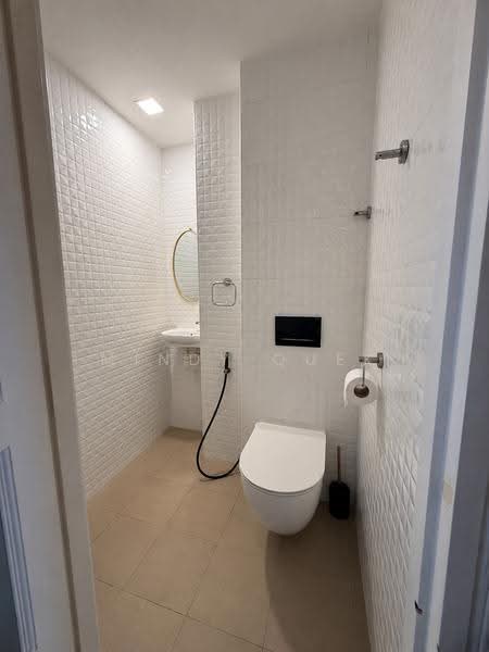Sherwood Towers, 1 Jalan Anak Bukit, Clementi Park / Upper Bukit Timah, 3 Bedrooms, 1,561 sqft, Apartment For Sale, by Mindy Quek, 500252456 - Bathroom - PropertyGuru.com.sg