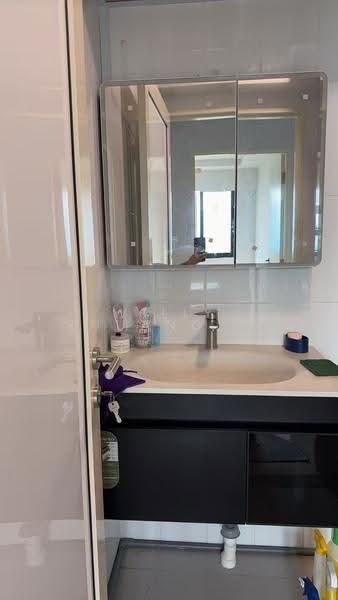 120B Punggol Edge, 120B Edgedale Plains, Hougang / Punggol / Sengkang, Room Rental, 150 sqft, HDB Flat For Rent, by Willy Zhuang Zhengda, 500252465 - Bathroom - PropertyGuru.com.sg