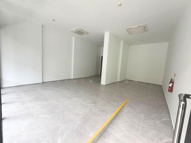 D12, Retail, Service trades, Clinic, Vet, Gym, Beauty, Education Centre, Serangoon Road, Bendemeer Road, Upper Serangoon Road, Balestier / Toa Payoh, 1,030 sqft, Shop / Shophouse For Rent, by Calvin Choh, 500252470 - Interior - CommercialGuru.com.sg