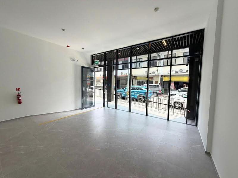 D12, Retail, Service trades, Clinic, Vet, Gym, Beauty, Education Centre, Serangoon Road, Bendemeer Road, Upper Serangoon Road, Balestier / Toa Payoh, 1,030 sqft, Shop / Shophouse For Rent, by Calvin Choh, 500252470 - Entrance - CommercialGuru.com.sg