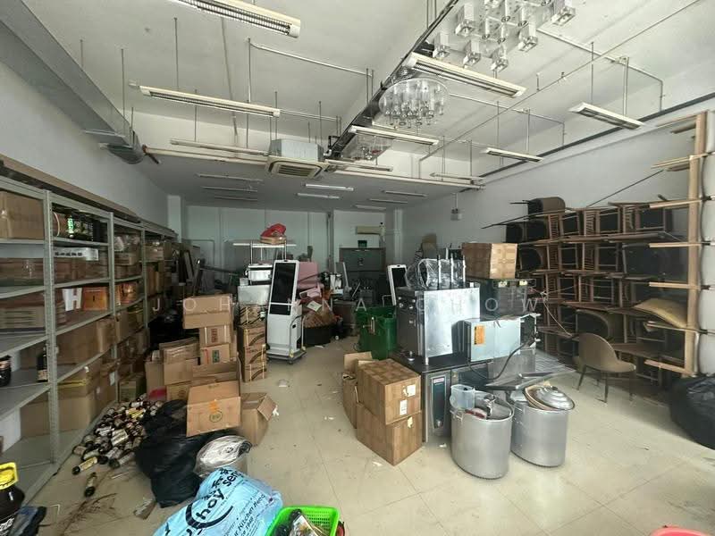 Below Value! Warehouse at Hola Centre Singapore for Rent, 65 Ubi crescent 01-08 hola centre Singapore 408559, Eunos / Geylang / Paya Lebar, 1,193 sqft, Other Retail For Rent, by Johanna Chow, 500252479 - Interior - CommercialGuru.com.sg