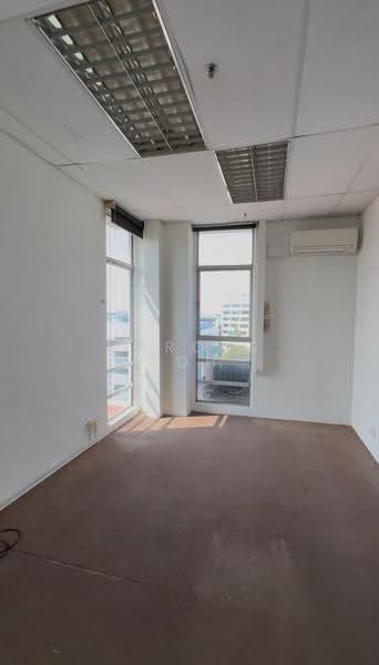 Sharely Warehouse, 51 Tannery Lane, Macpherson / Potong Pasir, 1,378 sqft, Light Industrial (B1) For Rent, by Marcus Toh, 500252512 - Room - CommercialGuru.com.sg