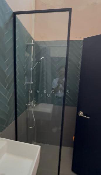 Sharely Warehouse, 51 Tannery Lane, Macpherson / Potong Pasir, 1,378 sqft, Light Industrial (B1) For Rent, by Marcus Toh, 500252512 - Shower - CommercialGuru.com.sg
