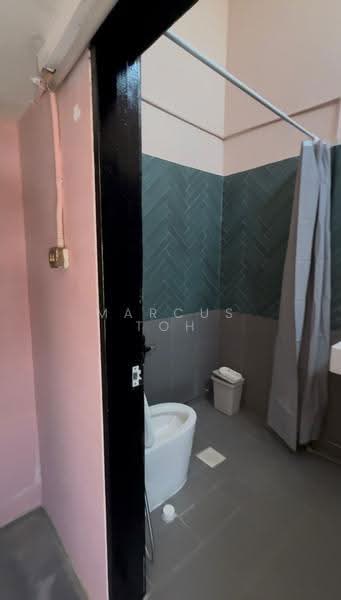 Sharely Warehouse, 51 Tannery Lane, Macpherson / Potong Pasir, 1,378 sqft, Light Industrial (B1) For Rent, by Marcus Toh, 500252512 - Toilet - CommercialGuru.com.sg