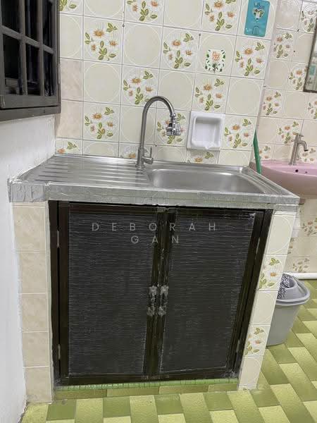 6 Jalan Batu, 6 Jalan Batu, East Coast / Marine Parade, 2 Bedrooms, 646 sqft, HDB Flat For Rent, by Deborah Gan, 500252525 - Kitchen basin - PropertyGuru.com.sg