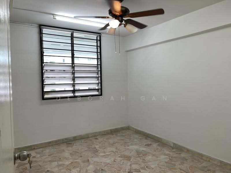 6 Jalan Batu, 6 Jalan Batu, East Coast / Marine Parade, 2 Bedrooms, 646 sqft, HDB Flat For Rent, by Deborah Gan, 500252525 - Front Bedroom windows - PropertyGuru.com.sg
