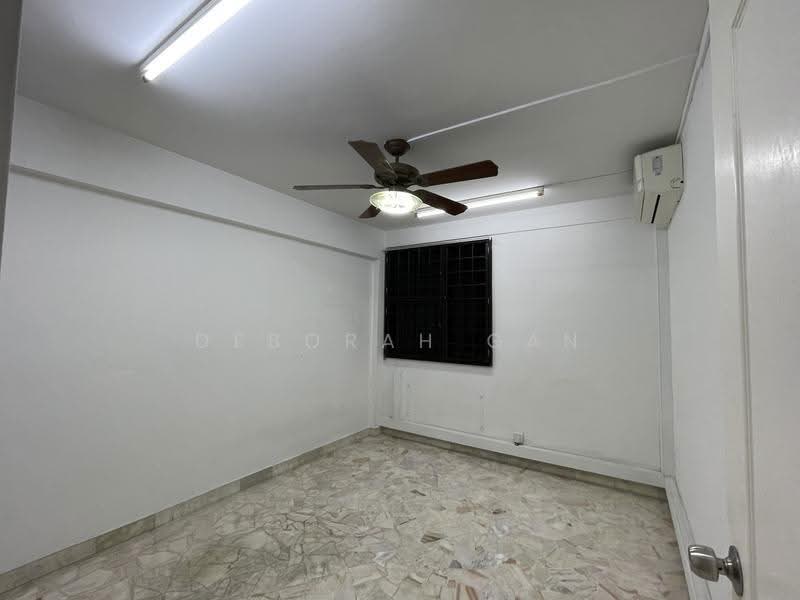 6 Jalan Batu, 6 Jalan Batu, East Coast / Marine Parade, 2 Bedrooms, 646 sqft, HDB Flat For Rent, by Deborah Gan, 500252525 - Rear Bedroom - PropertyGuru.com.sg