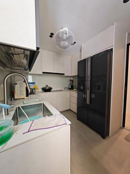 Wing Fong Mansions, 12 Lorong 14 Geylang, Eunos / Geylang / Paya Lebar, 3 Bedrooms, 990 sqft, Apartment For Rent, by Miki Yong, 500252527 - Kitchen - PropertyGuru.com.sg