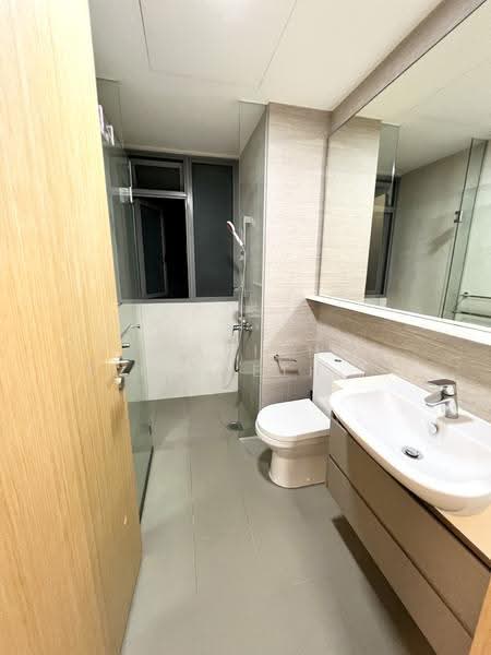 The Glades, 6 Bedok Rise, Bedok / Upper East Coast, 2 Bedrooms, 721 sqft, Condominium For Sale, by Mariah Elizabeth Hu, 500252546 - Bathroom - PropertyGuru.com.sg