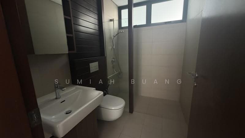 Alias Villas, JALAN HAJI ALIAS, Tanglin / Holland / Bukit Timah, 5 Bedrooms, 3,283 sqft, Cluster House For Rent, by Sumiah Buang, 500252568 - Bathroom @ level 1 - PropertyGuru.com.sg