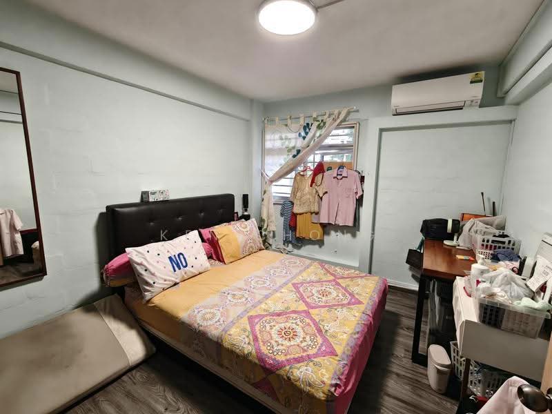 47 Marine Crescent, 47 Marine Crescent, East Coast / Marine Parade, 2 Bedrooms, 700 sqft, HDB Flat For Sale, by Ken CHONG, 500252569 - Bedroom - PropertyGuru.com.sg