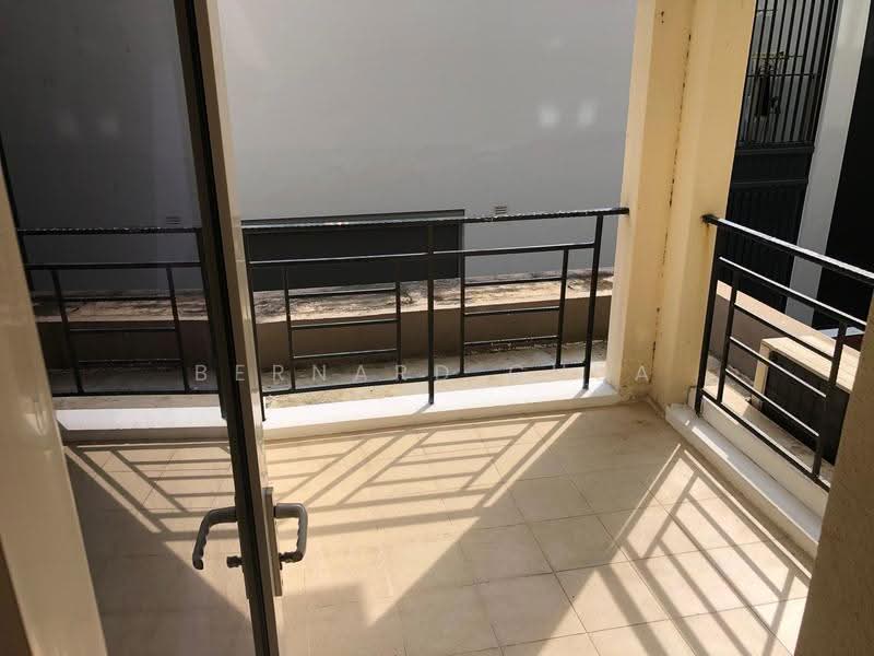 The Taipan, 25 Jalan Hajijah, Bedok / Upper East Coast, 2 Bedrooms, 1,044 sqft, Apartment For Sale, by Bernard Chua, 500252571 - Balcony - PropertyGuru.com.sg