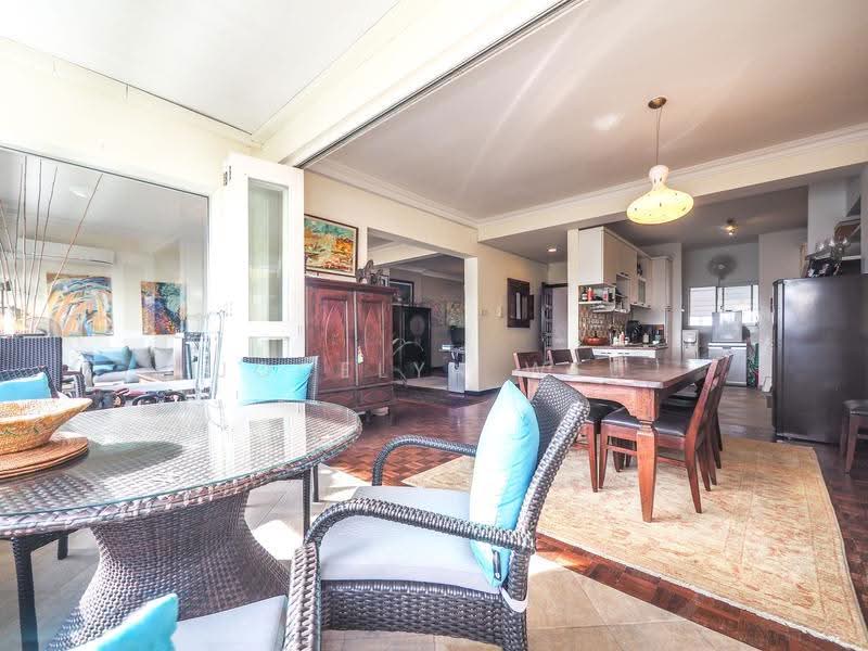 Ridgewood Condominium, 1 Ridgewood Close, Tanglin / Holland / Bukit Timah, 3 Bedrooms, 1,700 sqft, Condominium For Sale, by Jocelyn Wee, 500252573 - Living Room - PropertyGuru.com.sg