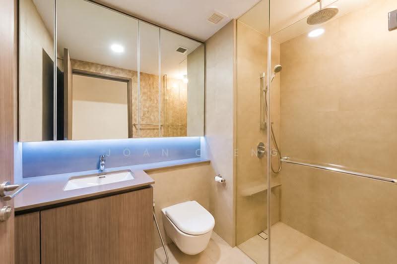 Seaside Residences, 18 Siglap Link, East Coast / Marine Parade, 2 Bedrooms, 678 sqft, Apartment For Sale, by Joan Cheng, 500252575 - Bathroom - PropertyGuru.com.sg