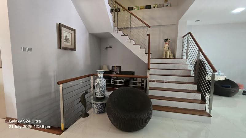 D20 Landed for sale in Thomson Hill, Ang Mo Kio / Bishan / Thomson, 5 Bedrooms, 4,800 sqft, Corner Terrace For Sale, by Lesley Loh, 500252577 - Level 1 Stairway - PropertyGuru.com.sg