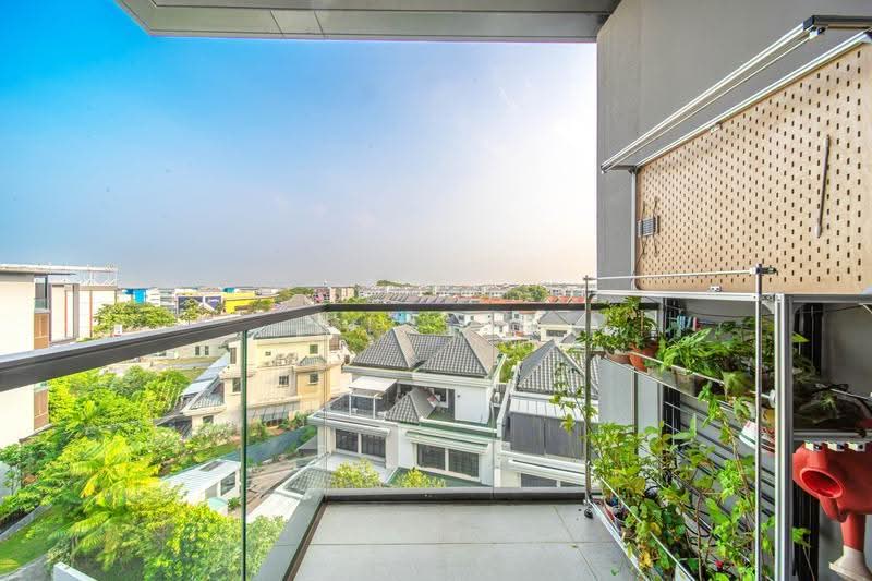 Parc Komo, 959 Upper Changi Road North, Changi Airport / Changi Village, 2 Bedrooms, 764 sqft, Condominium For Sale, by Kin ,, 500252583 - Balcony - PropertyGuru.com.sg